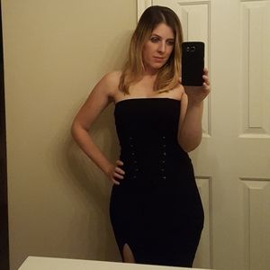 Strapless lace-up dress